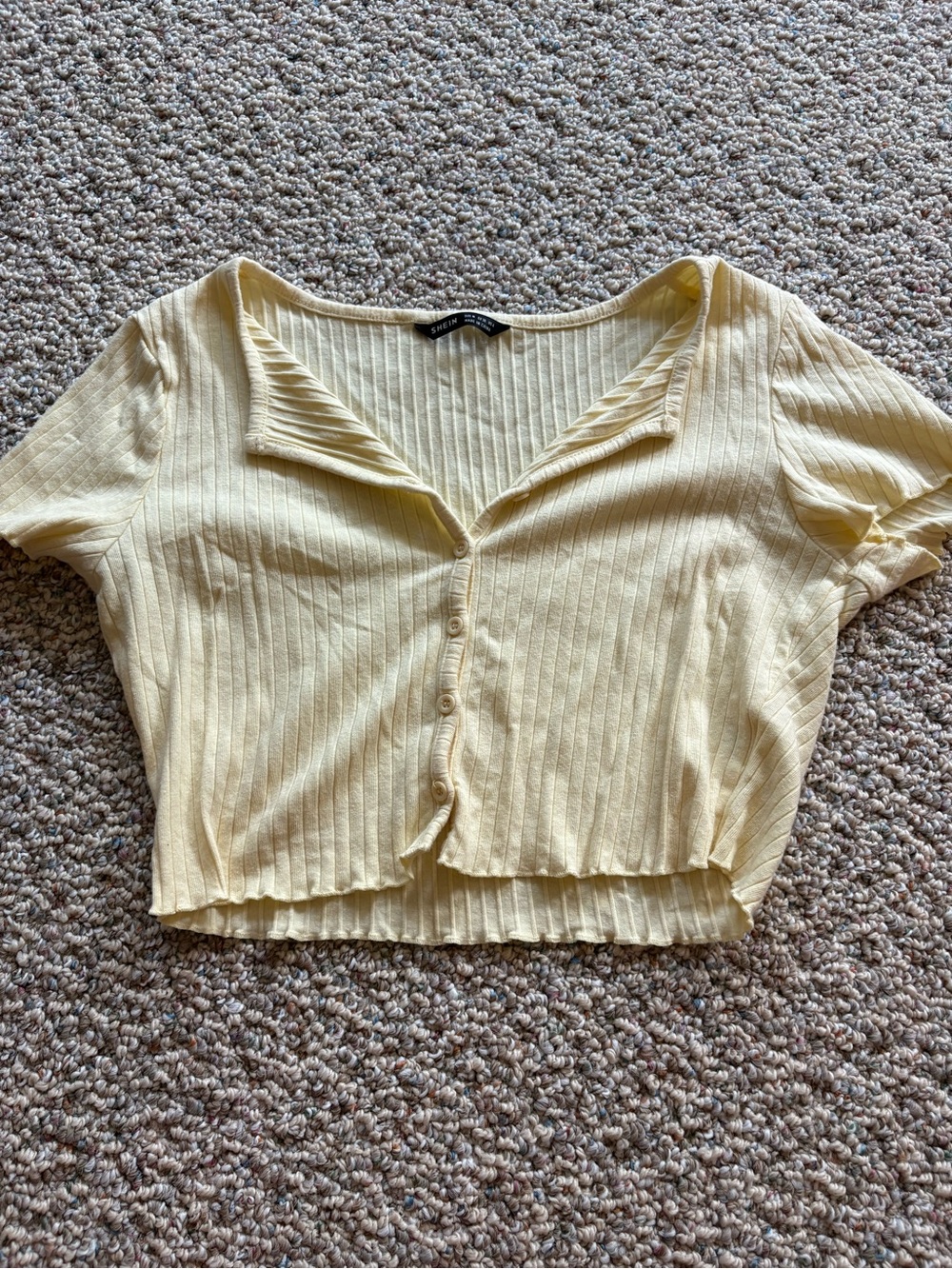 SHEIN Pale Yellow Ribbed Button Crop Top